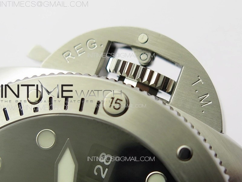 PAM1229 Submersible TTF Best Edition on Black Rubber Strap P.900 Clone